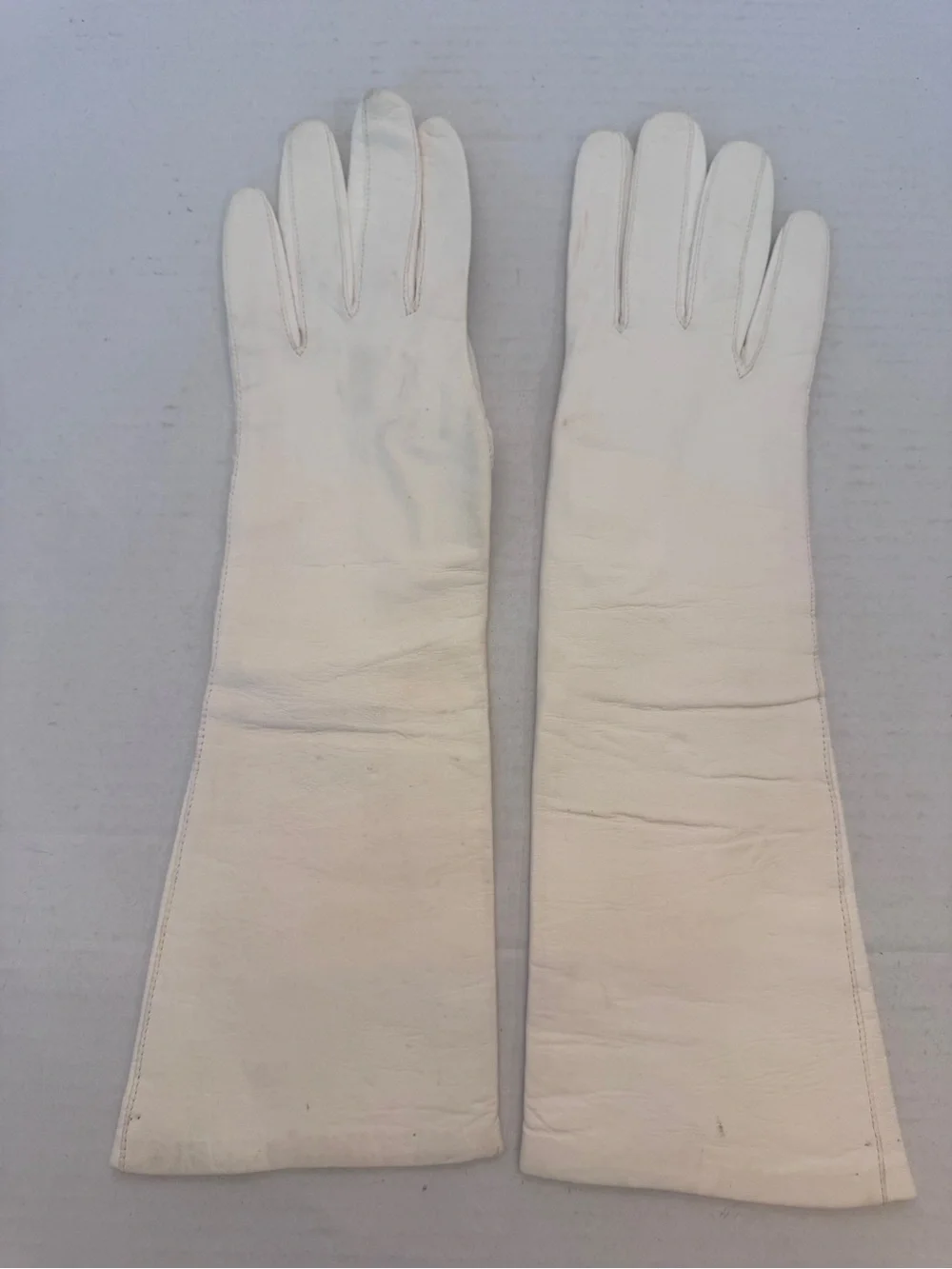 Vtg 1950s Macys Associates White Italian Kid Leather Gloves Silk Lined Size 7